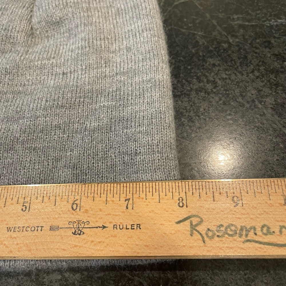 CARHARTT NWT Stocking Cap - Picture 5 of 6